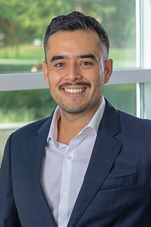 Ivan Flores headshot