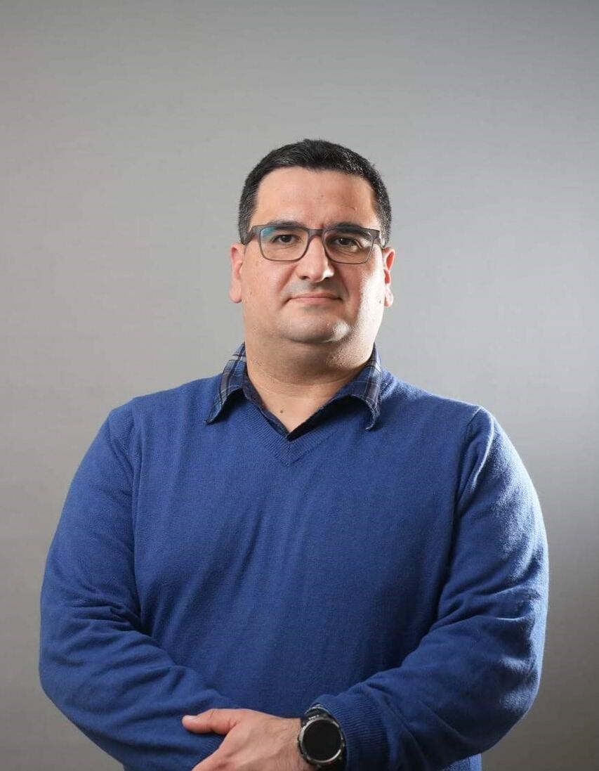 Victor Funes headshot