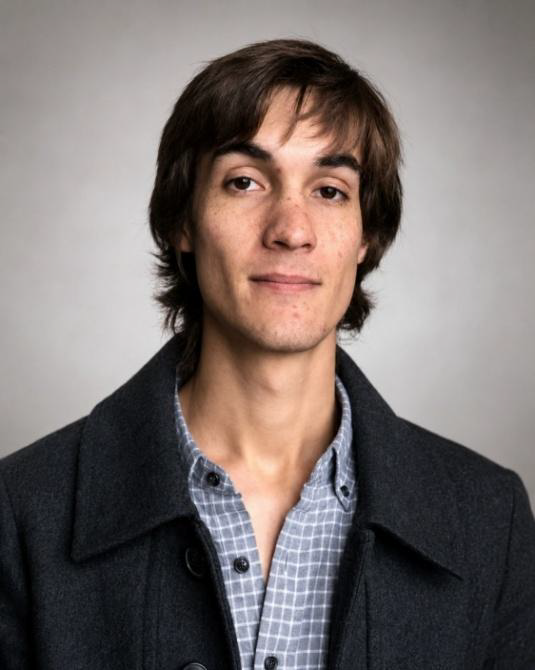 Esteban Vizcarrondo headshot
